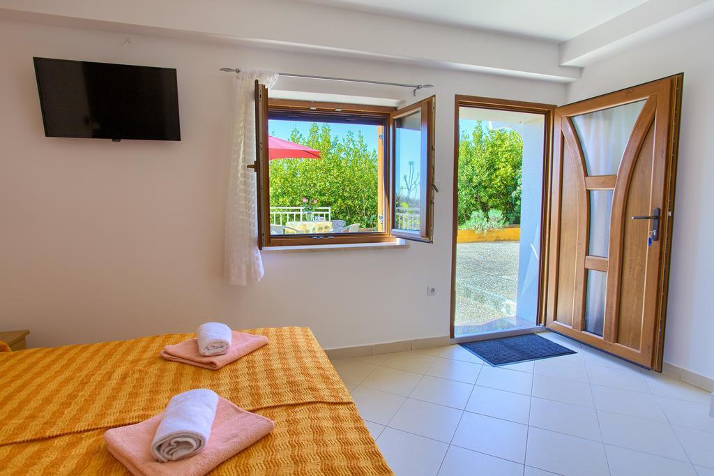Nadija Studio Apartmani Đảo Krk Ngoại thất bức ảnh