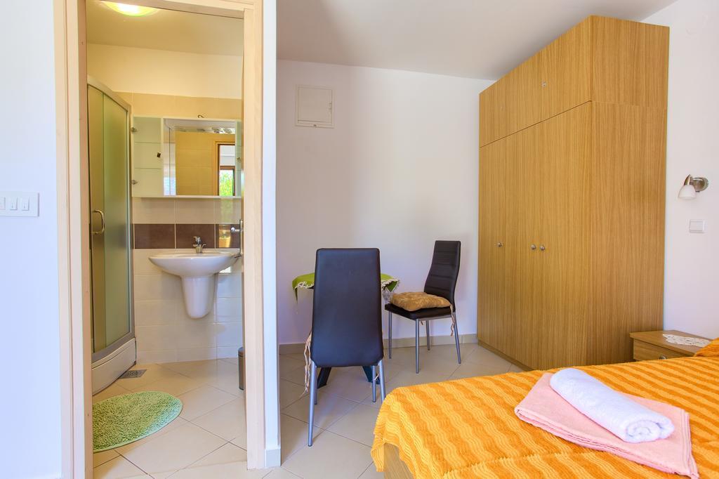 Nadija Studio Apartmani Đảo Krk Ngoại thất bức ảnh
